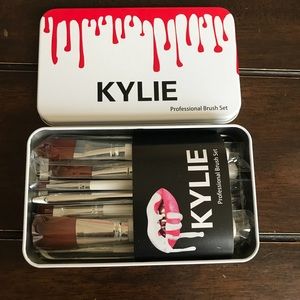 Kylie professional makeup brush set of 12 pieces